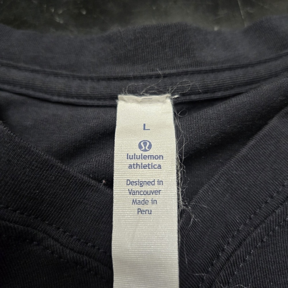 Lululemon Shirt Mens Large Black 5 Year Basic V Neck Short Sleeve Tee Neutral - Picture 5 of 6